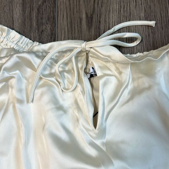 WEWOREWHAT Off-The-Shoulder Silky Maxi Dress Ivory Small - Picture 3 of 11